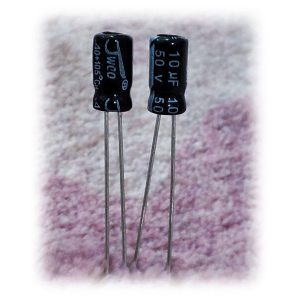 خرید و فروش  خازن الکترولیت 10 میکرو فاراد 50 ولت جی دبلیو کو کد Silvana-C04 بسته 20 عددی مناسب برای انواع pcb